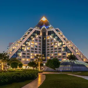 ***** Hotel Raffles Emiratele Arabe Unite